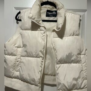Women's Cream Puffer Vest size XL slightly cropped